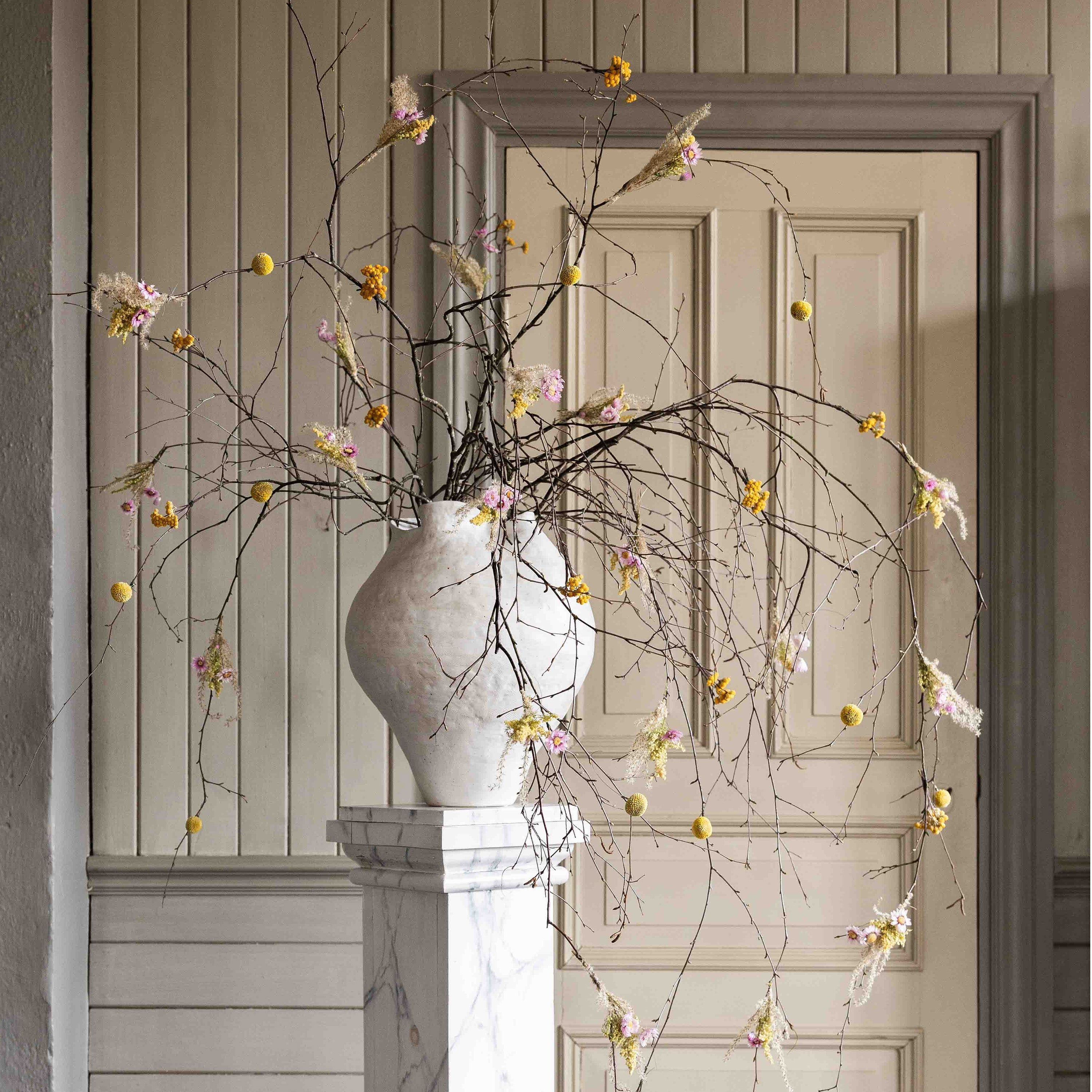 Så Pyntar du Påskriset med Torkade Blommor – En Hållbar och Vacker Dekoration - Blombruket AB