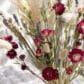 Närbild torkad bukett morsdag eterneller, rosor, lavendel och vallmo